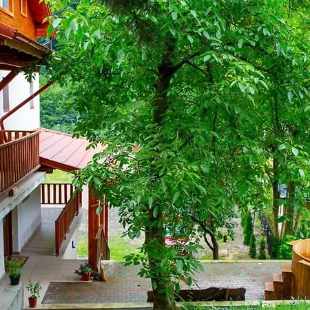 Отель Cabana After Hill